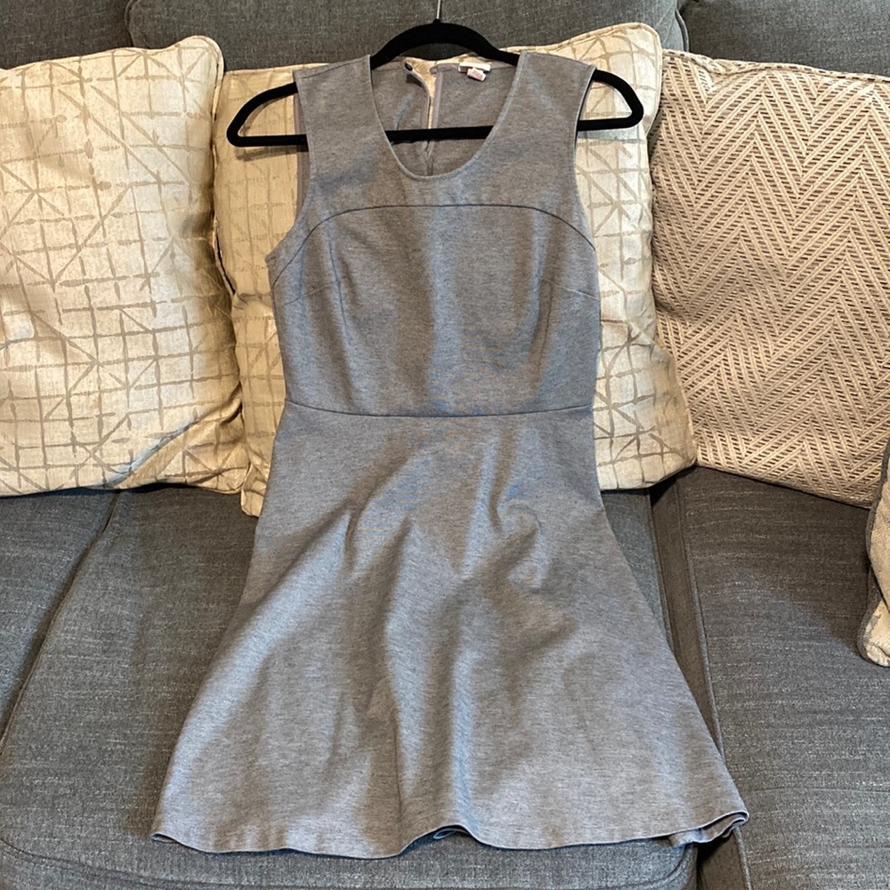 Merona gray dress, size small, stretchy material, lightweight, minimal use